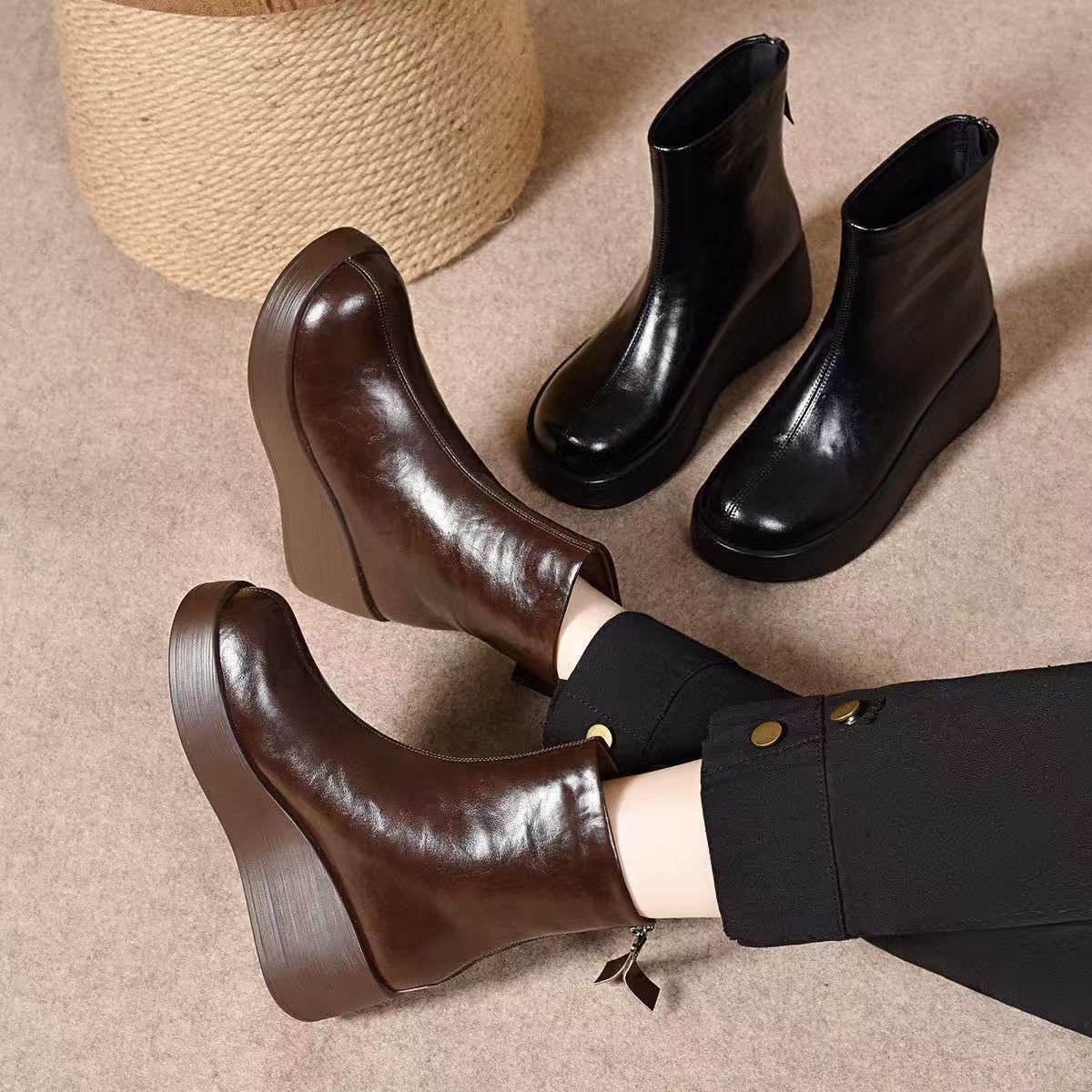 Solange | Botines de cuero con cuña y forro de piel